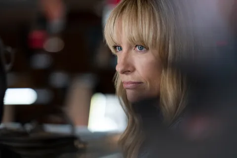 Las 5 cosas que tenés que saber sobre Pieces of Her, la nueva serie de Toni Collette en Netflix Toni Collette en Pieces of Her. Foto: Cr. Mark Rogers/Netflix © 2022