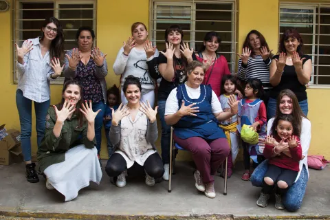 Tiempo de manicura en Casa Galilea Manos prolijas, corazones contentos
