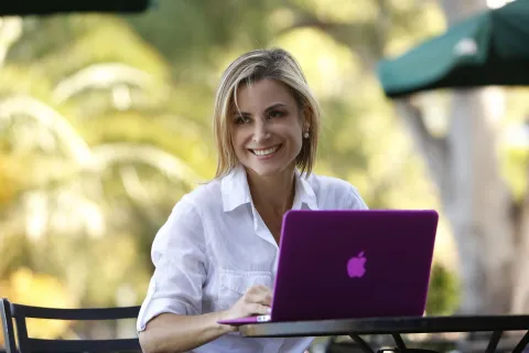 Creó una plataforma online que le dio trabajo a más de 20 mil mujeres 6PUL5Y6ILNGFHCLCVVGM7QJVX4.jpg