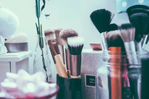 Aprendé a usar los pinceles de maquillaje como una experta Seguí estos consejos para usar los pinceles de maquillaje como una profesional
