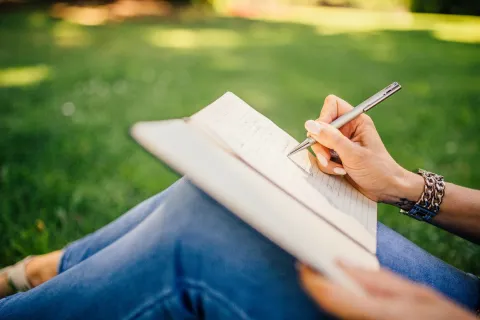 Para principiantes o expertos: 15 talleres literarios para todos los gustos ¿Te gusta escribir y no te animás a mostrar tus producciones? Un taller puede ser el espacio para compartir tus palabras