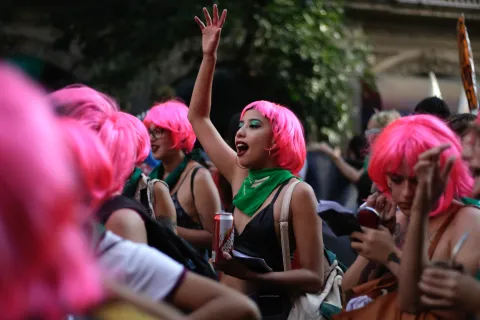 Día Internacional de la Mujer: cuáles son los reclamos del #8M para las marchas Un colectivo feminista marchaba en Córdoba, un 8 de marzo.