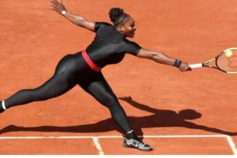 El traje de la polémica es un diseño que favorece la circulación sanguínea
