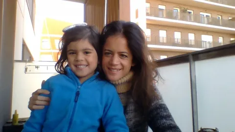 Intercambio de casas: vivir como local en cualquier ciudad del mundo María (42) y Francisca (5) vivirán tres semanas en el departamento de Diana en El Poblenou, Barcelona