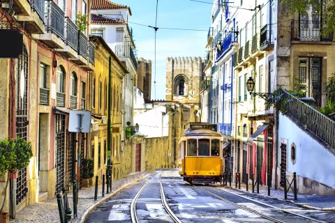 Tres días en Lisboa: un tranvía llamado saudade Visita exprés a la capital de la nostalgia portuguesa entre palacios barrocos y barrios populares, siempre a bordo de su clásico transporte