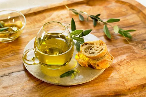 Mitos y verdades sobre el aceite de oliva CXYXSAHGJBEGZNNNVNNQ6RUOU4.jpg