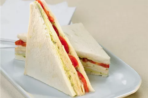 ¿Apurada? 5 lugares para pedir sándwiches de miga DAY5DC5PFBAHFJEWHGGSEVYLNI.jpg