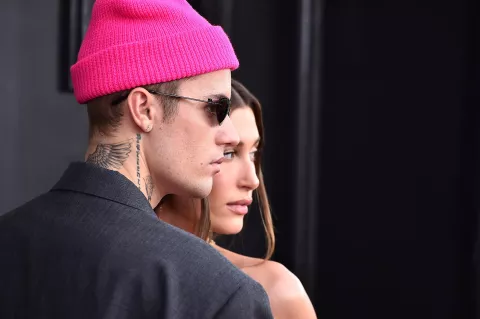 ¿Qué le pasó a Justin Bieber y por qué tuvo que cancelar varios shows? Justin Bieber compartió un video en redes en donde muestra que tiene la mitad de su cara paralizada