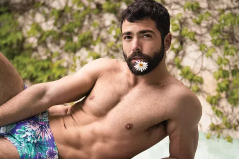Nazareno Casero: "Soy un orfebre del placer femenino" Nazareno disfruta, a sus 30, de una soltería relajada y una inquietante tabla de planchar...