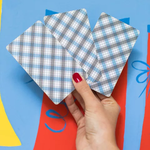 Tarot: elegí una carta y enterate de qué mensaje te trae hoy Pensá en algo que quieras resolver y elegí una de estas 3 cartas. Abajo te contamos qué actitud es la correcta frente a esa situación.