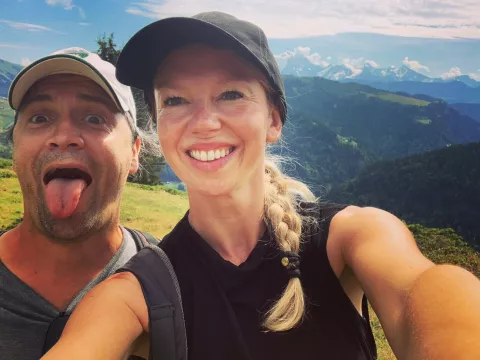 Conoció a su marido en Tinder y hoy es la primera CEO de la aplicación de citas más popular del mundo: ¿quién es Renate Nyborg? Renate Nyborg. Fuente: Twitter