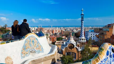 Cinco razones para volver a Barcelona Desde lo alto del Parque Güell, una vista con el sello de Gaudí