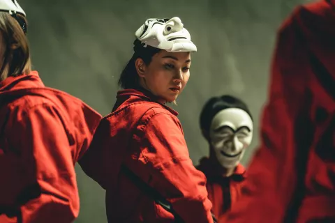 14 series de televisión que estrenan durante junio 2022 La versión coreana de La Casa de Papel estrena durante junio en Netflix. Foto: Netflix
