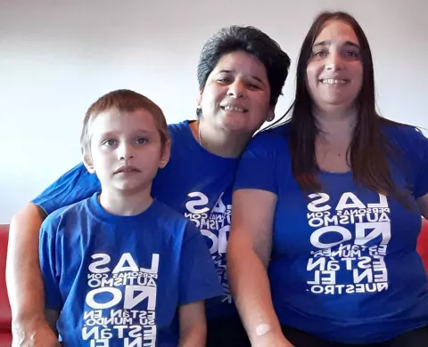 Día Mundial del Autismo: cómo viven las familias con hijos con TEA Tobías junto a sus mamás Marita y Romina