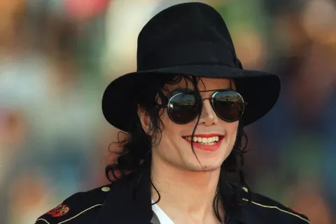5 prendas que Michael Jackson puso de moda GOV5ZHVCEFD75IRCBPRCUUVL2Q.jpg