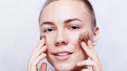 El mito de la exfoliación: cada cuánto hay que hacerla HBV7VRE75VBVRPLDBSWN6WUIQM.jpg