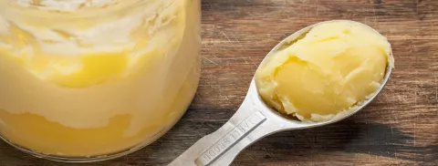 Qué es el ghee, la manteca "saludable". ¿cómo se hace? HHF77HLE55F3HDNENV3MV6EGXY.jpg