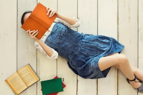9 autoras argentinas que vas a querer empezar a leer Autoras argentinas. Foto: Canva