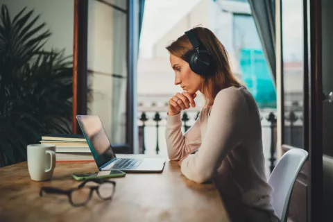 Brecha salarial: las mujeres no solo ganan menos, también piden cobrar menos La pretensión salarial de las mujeres se contrajo aún más durante la pandemia