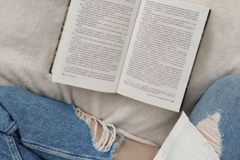 ¿Qué leer de acuerdo a tu signo del zodiaco? 12 libros recomendados que deberías leer de acuerdo a tu signo del zodiaco. Foto: Canva