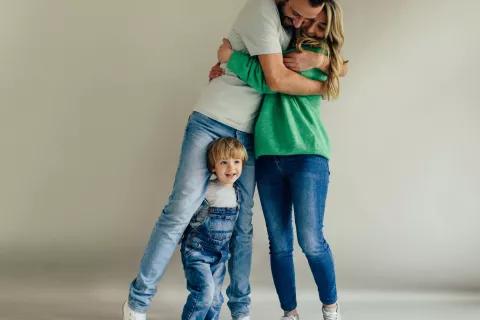 Mapaternidad tóxica: consejos para habilitar espacios más autónomos en la crianza de nuestros hijos ¿Qué es la mapaternidad tóxica? Foto: Canva