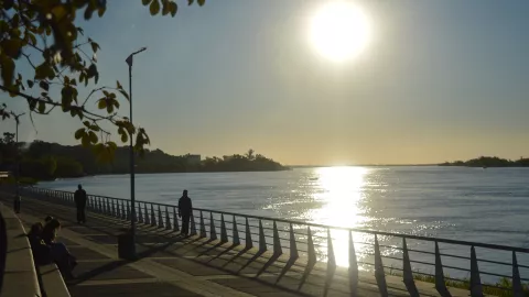 Paraná: la ciudad de cara al río que parece mar Los paseos junto al río, parte de la identidad local