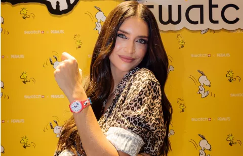 Seis Swatch únicos para los amantes de Snoopy y sus amigos Zaira Nara dijo presente en el evento de Swatch x Peanuts.