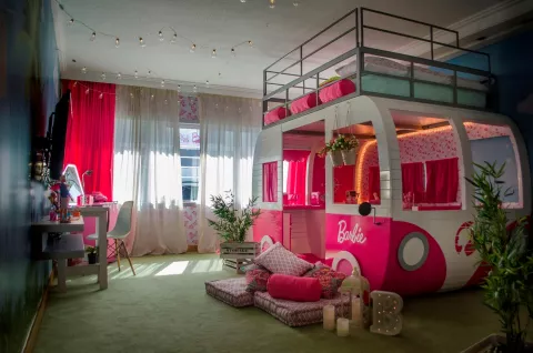 Una noche cinco estrellas con la Barbie en Buenos Aires Se inauguró una habitación temática en el Hilton que invita a un glamping