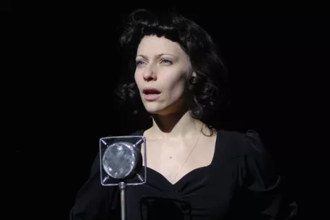 Piaf: todo lo que tenés que saber sobre el reestreno de la obra protagonizada por Elena Roger Elena Roger en su papel de Piaf. Foto gentileza de prensa