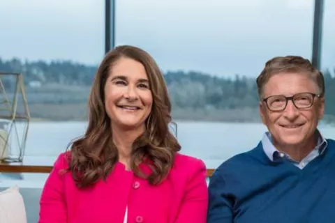 Cómo es el anticonceptivo a control remoto que desarrolla Bill Gates Melinda y Bill Gates