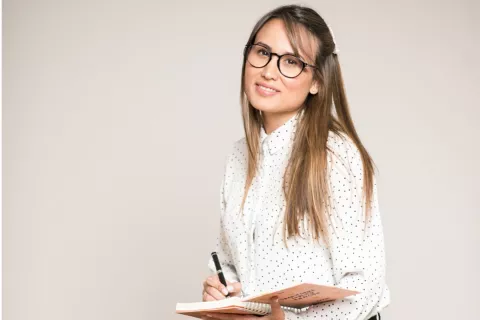Con una cuenta de Instagram. Factura 2 millones enseñando a invertir Sabrina Castelli, enseña a invertir y ordenar las finanzas