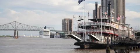 Nueva Orleans: jazz y cocina cajún junto al Mississippi El barco a vapor Natchez, el último en su tipo que sigue navegando el Mississippi.