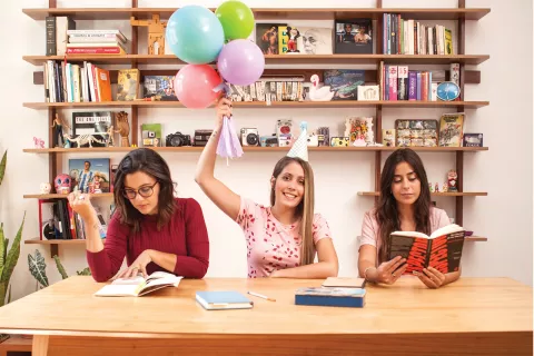 “Estoy en un cumple”: cuando la multidemanda te lleva a ser siempre la colgada "Estoy en un cumple", un estado al que la pandemia nos habituó.