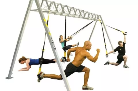 Bandas de suspensión: el gimnasio portátil Hay varias formas de usar las bandas, según lo que se quiera ejercitar.