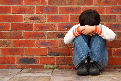 Día Internacional contra el Bullying: ¿existe una relación entre el acoso escolar y los trastornos alimenticios? Día Internacional contra el Bullying. Foto: Canva