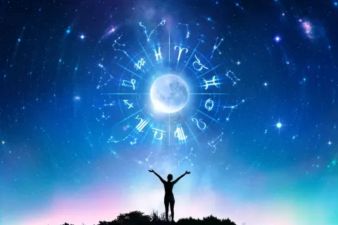 ¿Dónde estudiar astrología? 5 lugares para formarse y entender el cielo Cada vez hay más demanda para estudiar astrología