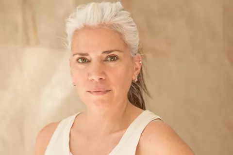 Chica de tapa OHLALÁ!: "Que las canas son un signo de vejez es un mito” Un tiempo atrás, Natalia Borgoglio decidió no pasar más por la peluquería y dejar su pelo al natural; así fue como se propuso restarle importancia al qué dirán