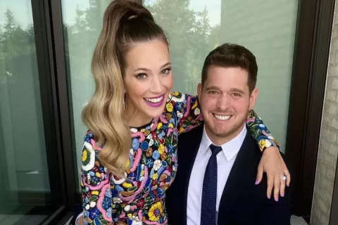 Luisana Lopilato y Michael Bublé revelaron que esperan a su cuarto hijo en un emotivo video musical Michael Bublé saludó a su esposa Luciana Lopilato por el Día de la Madre, que se celebró este domingo en Estados Unidos y Canadá.