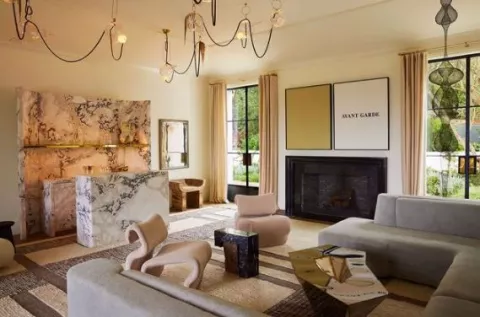 Cómo es la increíble casa de Gwyneth Paltrow Gwyneth Paltrow muestra su casa en Montecito para una producción de la revista Architectural Digest. Fotos en @archdigest