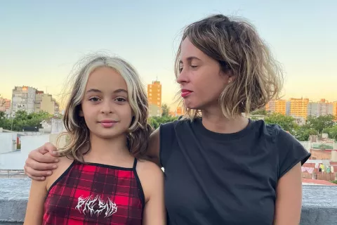 “Por sobre todas las cosas, quiero una hija que esté viva”: la mamá de una adolescente reflexiona sobre cómo es educarla en una sociedad violenta Maru y su hija Ana