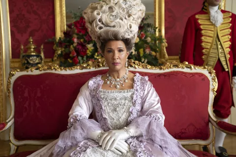 Bridgerton va a tener una precuela y estará centrada en el personaje de la Reina Charlotte Golda Rosheuvel como la Reina Charlotte Foto: Cr. Liam Daniel/Netflix © 2022