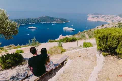 Novios por tres meses: quiénes son las "gaviotas" de Croacia Los galebari o gaviotas de Dubrovnik se dedican a ser los novios perfectos por el verano