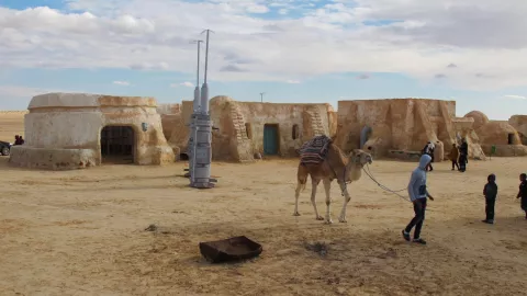 Túnez: viaje a la tierra de Star Wars Mos Espa, a las afueras de Tozeur, o los pagos de Anakin Skywalker antes de rendirse al Lado Oscuro