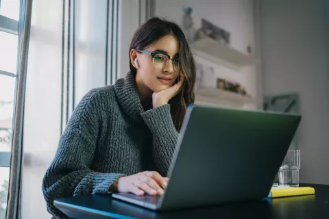 ¿Es posible la semana laboral de cuatro días? Uno de los mayores impactos de la pandemia fue poner en jaque la presencialidad laboral; irrumpió la hibridez e, incluso, la posibilidad de los trabajadores nómades digitales
