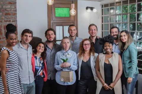 El Uber de los profesores. Cómo funciona esta plataforma que vincula alumnos con docentes de apoyo escolar El equipo y los sponsors de Apruébalo
