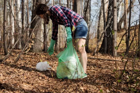 Agenda verde: 10 temas urgentes que necesitan de la acción colectiva e individual Cada argentino genera en promedio un kilo de residuos por día. A nivel país, generamos una tonelada de basura cada dos segundos.
