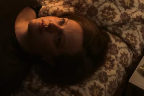 ¿De qué se trata y dónde veo Shining Girls, la nueva serie dramática de Elisabeth Moss? Elisabeth Moss en Shining Girls, nueva serie de AppleTv+