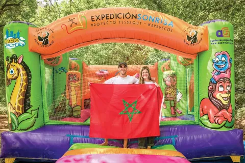 Dejaron todo y dan la vuelta al mundo llevando castillos inflables para los niños de bajos recursos WZK5ZBXULZBZNFTKKTIZKBI4UI.jpg