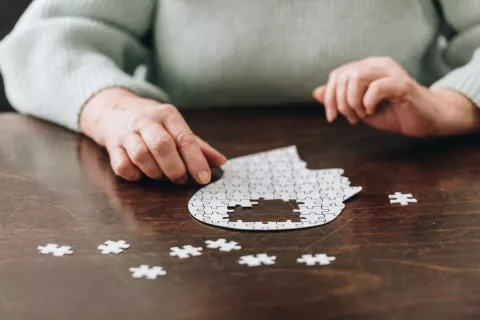 Un estudio demuestra que la polución está conectada con el Alzheimer ¿Está la polución del aire conectada con la demencia?