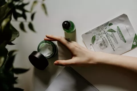 Tendencia eco: 8 productos de belleza a los que les podés rellenar el envase .